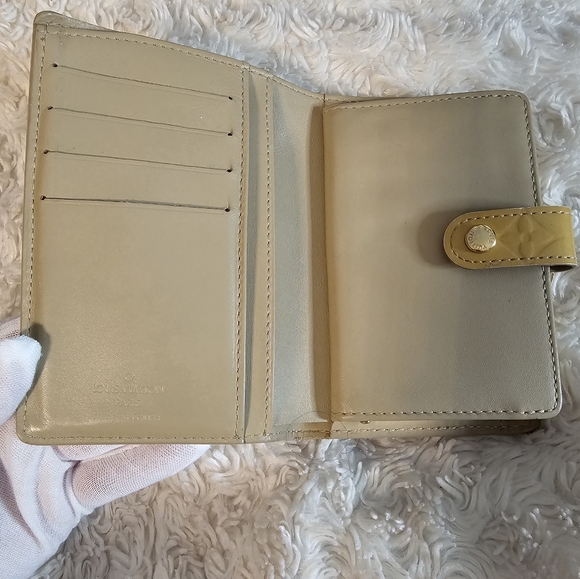 Louis Vuitton Monogrammed Gold Vernis Bifold Wallet Authentic Preloved - Picture 3 of 16